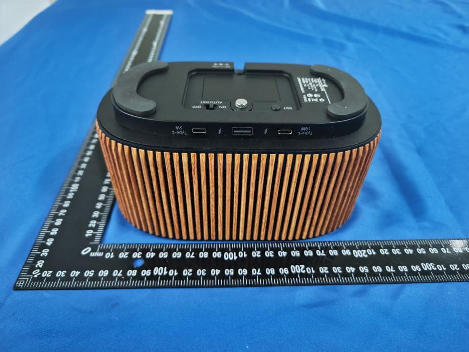 Wooden Bluetooth Wireless Charging Speaker with Clock Function - FCC ID 2BS7X-MX - SHANGHAI FUNNER ELECTRONIC TECHNOLOGY CO.,LTD. (2)