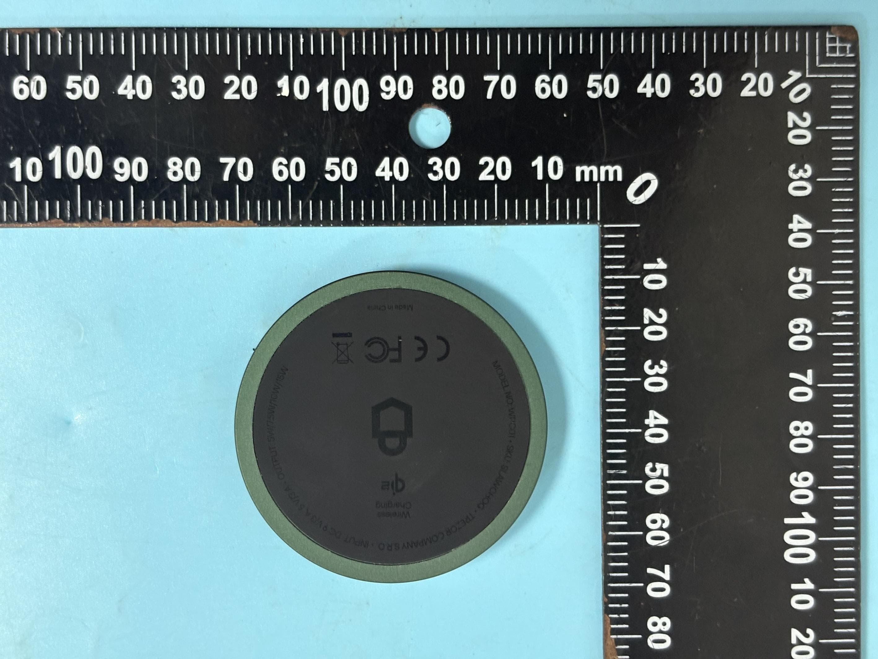Magnetic Wireless Charger - FCC ID 2BSCE-WPC01 - Trezor Company s.r.o (2)