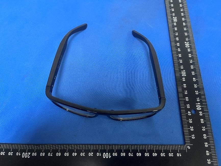 Smart glasses - FCC ID 2BSCX-A02 - ShenZhen Glasse Technology Co.,Ltd. (3)