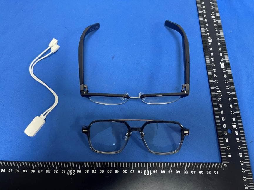 Intelligent glasses - FCC ID 2BSCX-G12 - ShenZhen Glasse Technology Co.,Ltd.