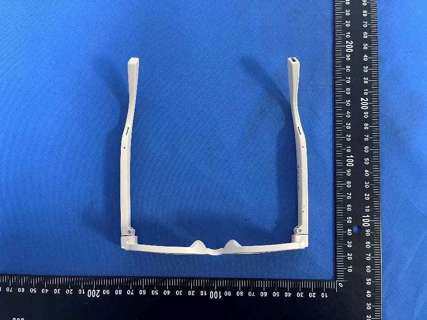 Smart glasses - FCC ID 2BSCX-V03PRO - ShenZhen Glasse Technology Co.,Ltd. (5)