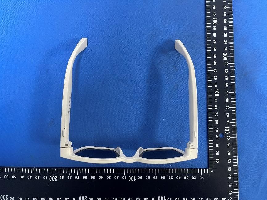 Smart glasses - FCC ID 2BSCX-V03PRO - ShenZhen Glasse Technology Co.,Ltd. (2)