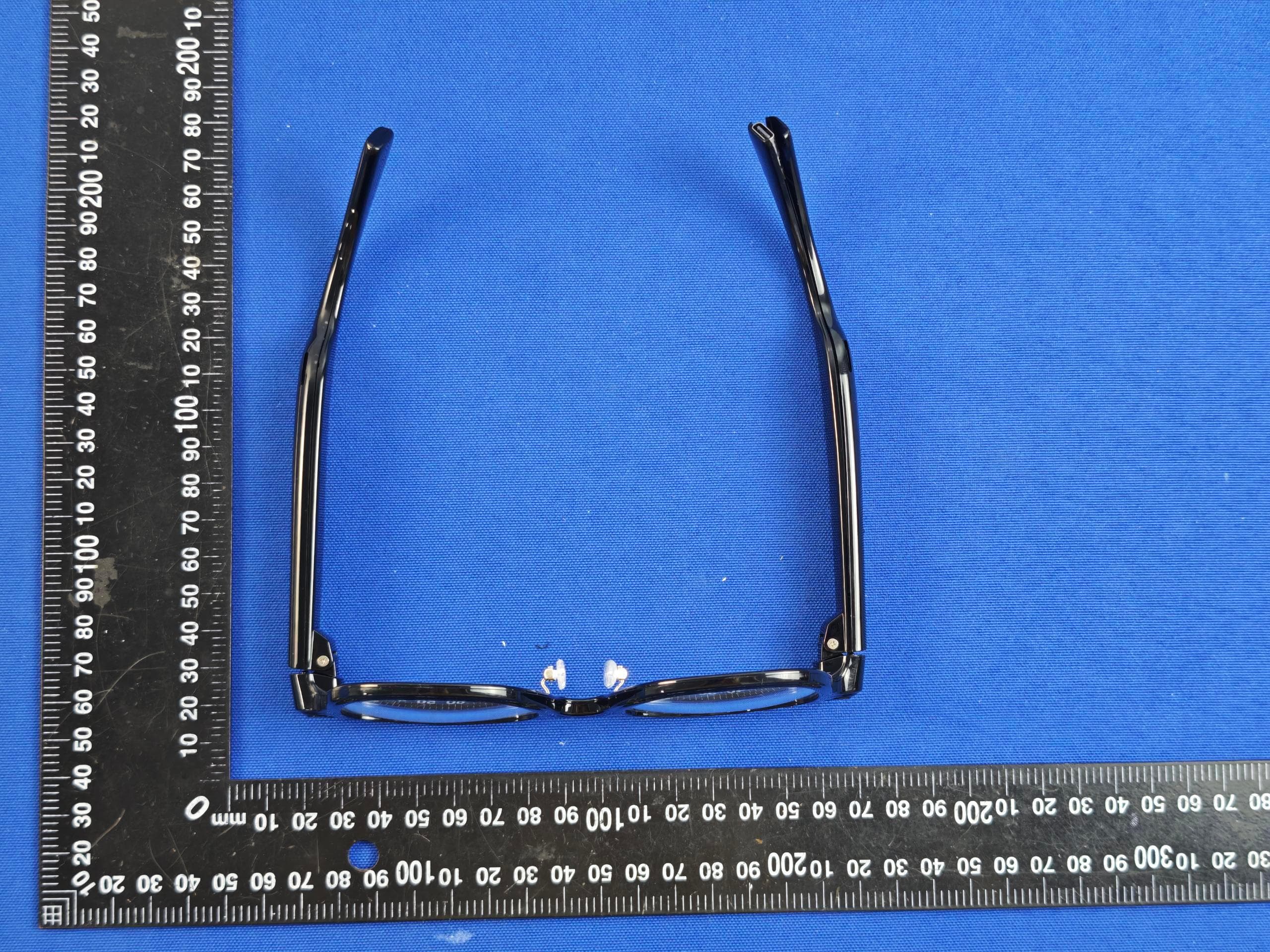 Smart glasses - FCC ID 2BSEJ-A2C - Shenzhen Yawell Intelligent Technology Co.,Ltd.
