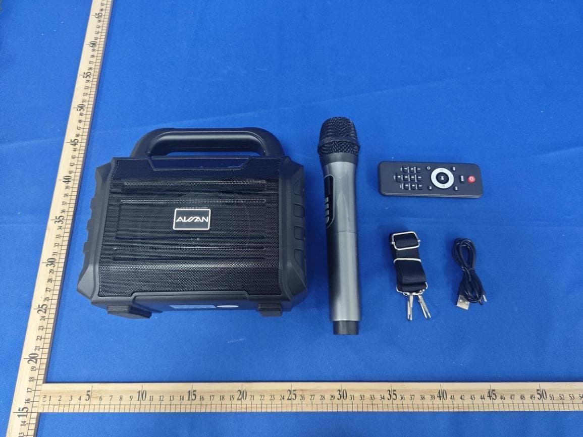 Portable speaker - FCC ID 2BSMO-HD-298 - Shenzhenshirunjiadianzishangwu Co., Ltd (2)