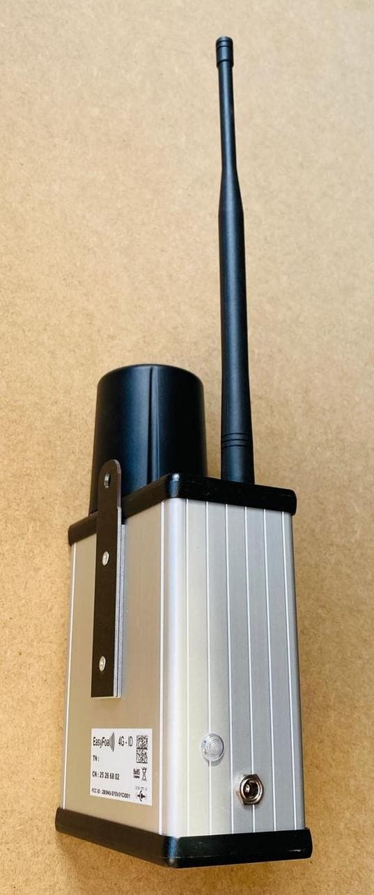 This product receives birth alerts from the sensor placed on the animal and sends a text message or voice message to the farmer. - FCC ID 2BSNU-EFSV01CID01 - Innoval (3)