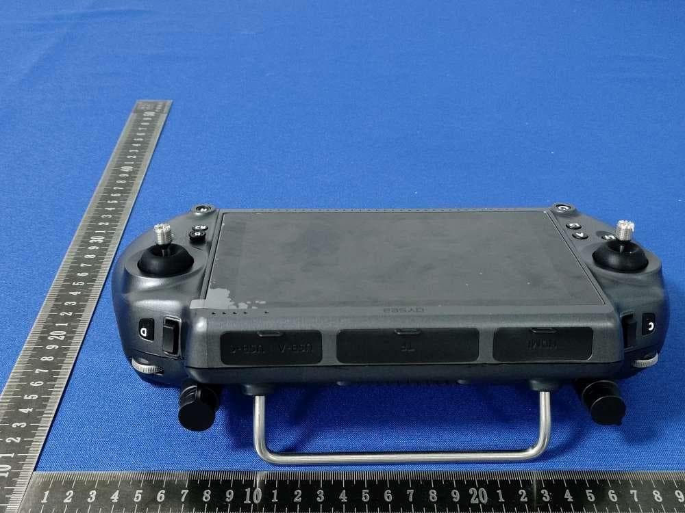 Underwater Camera Remote Control FIFISH Controller Q-iRC - FCC ID 2BSOE-Q-IRC - Shenzhen QYSEA Tech Co.,LTD (4)