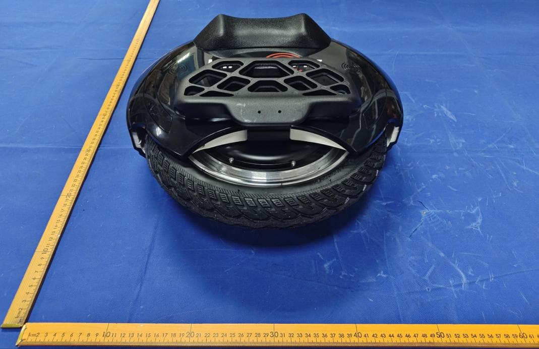 Electric unicycle - FCC ID 2BSP6-14DSPRO-14MD - Shenzhen Kingsong Technology Co., Ltd. (3)
