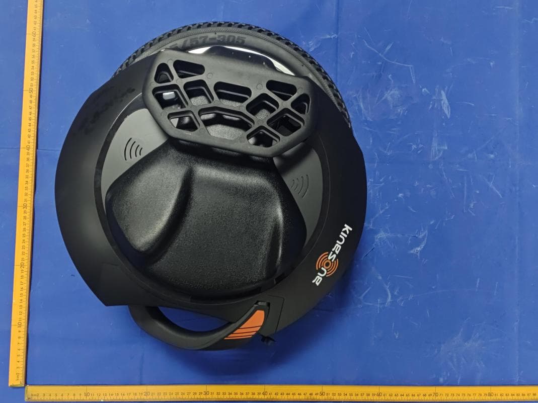 Electric unicycle - FCC ID 2BSP6-16SPRO-16S - Shenzhen Kingsong Technology Co., Ltd. (4)