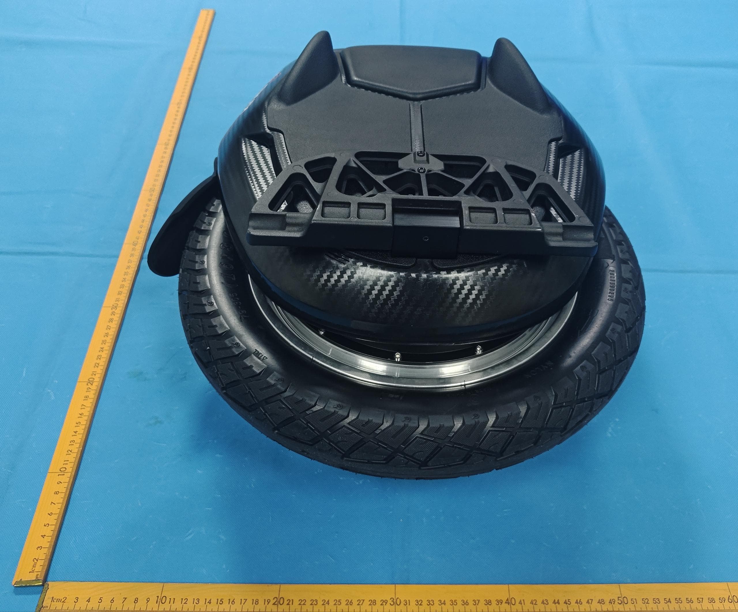 Electric unicycle - FCC ID 2BSP6-16XPRO-16X - Shenzhen Kingsong Technology Co., Ltd. (2)