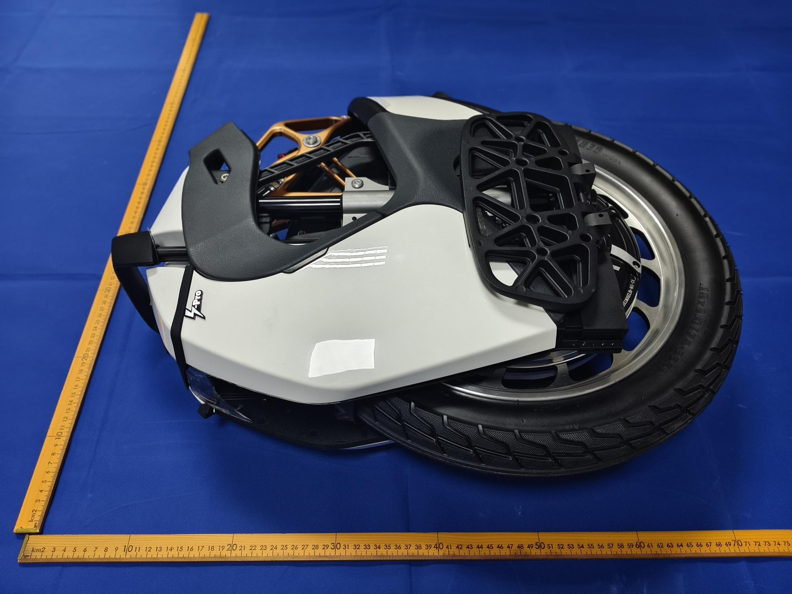 Electric unicycle - FCC ID 2BSP6-S18PRO - Shenzhen Kingsong Technology Co., Ltd. (5)