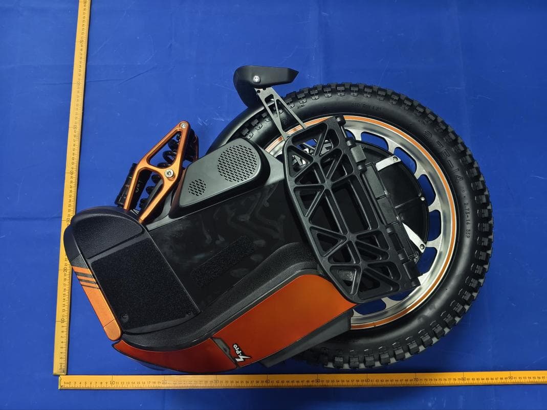 Electric unicycle - FCC ID 2BSP6-S19PRO - Shenzhen Kingsong Technology Co., Ltd. (5)