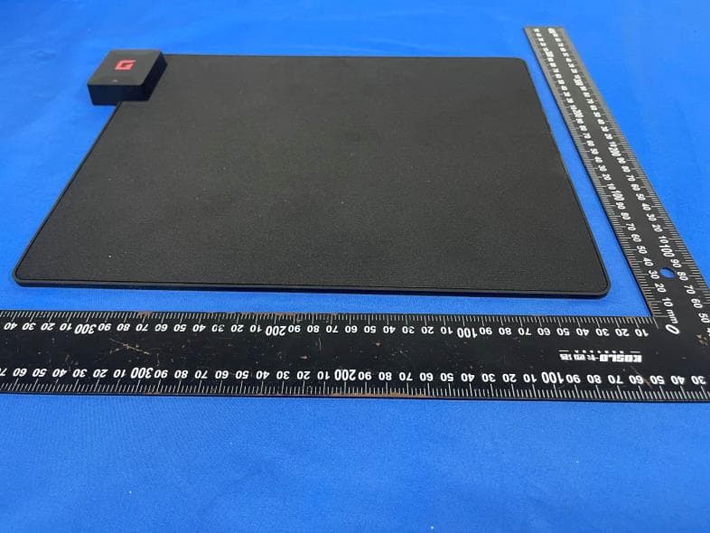 Wireless Charging Mouse Pad - FCC ID 2BSQH-SHO-107 - Yuhong Electronics (Shenzhen) Co., Ltd. (2)