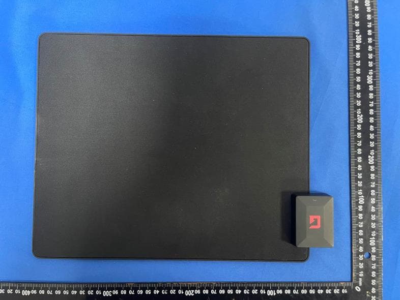 Wireless Charging Mouse Pad - FCC ID 2BSQH-SHO-107 - Yuhong Electronics (Shenzhen) Co., Ltd. (5)