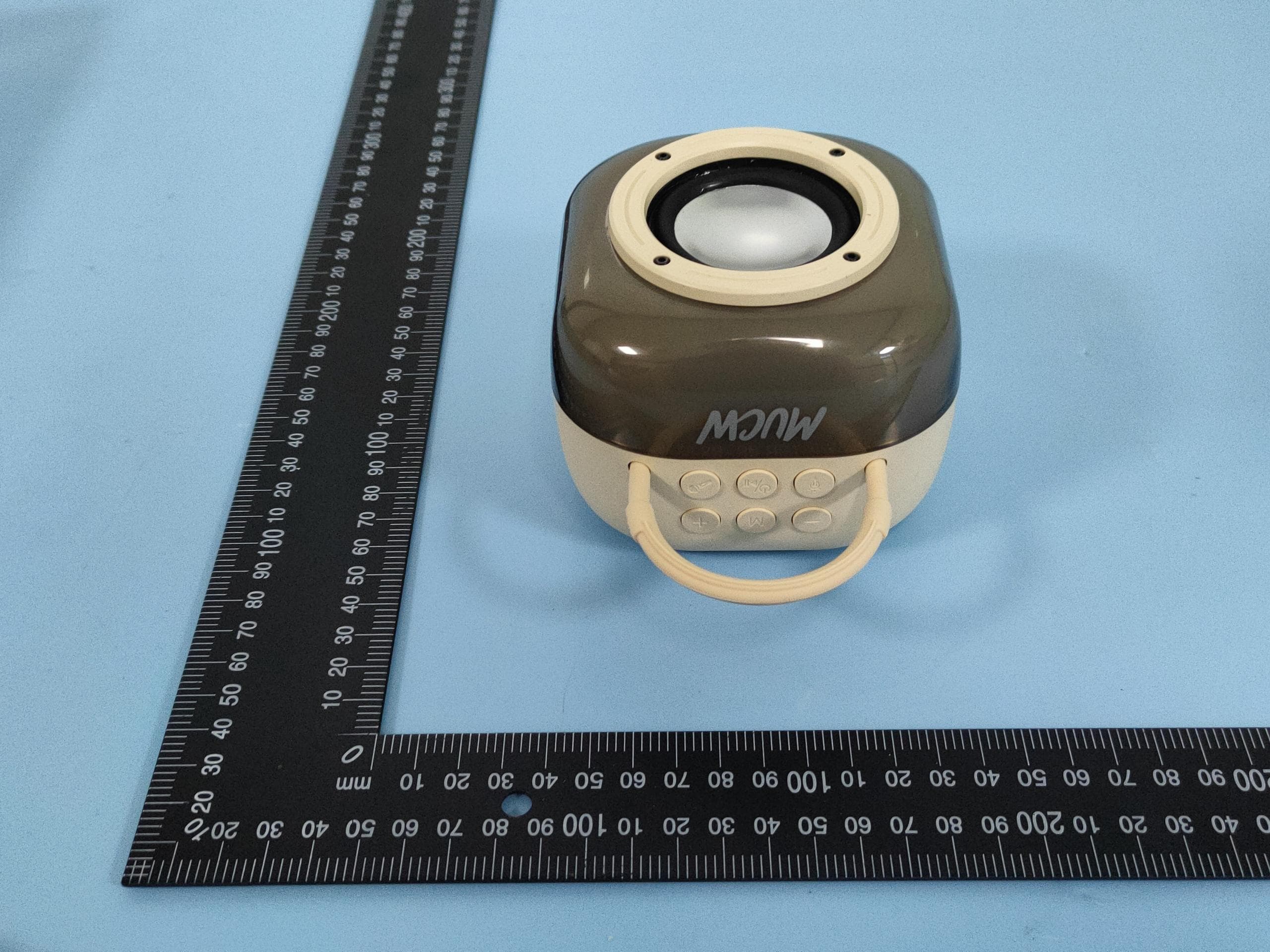 Wireless Karaoke Speaker - FCC ID 2BSR8-MU-A06 - Shenzhen Weishidai Technology Co., Ltd. (2)