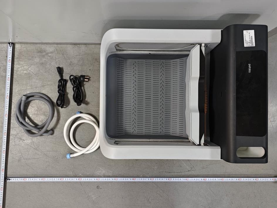 Intelligent Cat Litter Box - FCC ID 2BSRK-P7-PLUS - Chengdu Petalas Technology Co., Ltd.