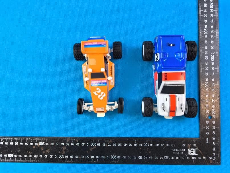 RC28 ZOOM,RC28T ZOOM - FCC ID 2BSSQ-20166RX - Dongguan Silverlit Toys Co., LTD (2)