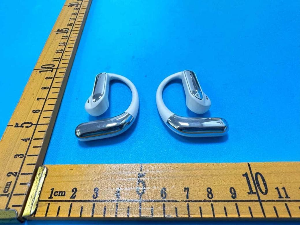 Bluetooth headset - FCC ID 2BSTCH-C2 - Shenzhen Lingyan Technology Co.,Ltd (3)