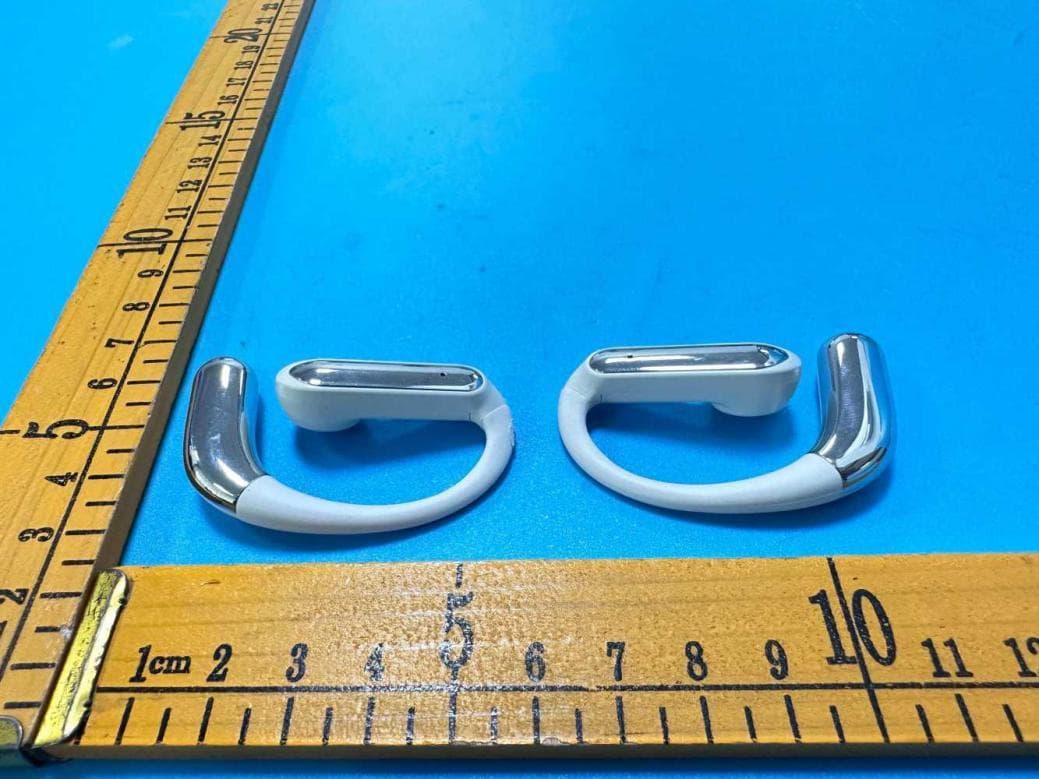 Bluetooth headset - FCC ID 2BSTCH-C2 - Shenzhen Lingyan Technology Co.,Ltd (2)