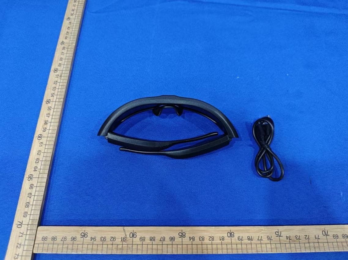 LED Bluetooth Safety Glasses - FCC ID 2BSXP-G4C - Shenzhenshi Sumiwei Electronics Co., Ltd. (2)