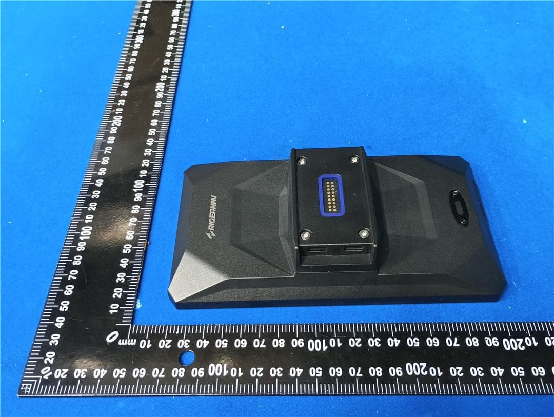 Motorcycle Smart Riding System - FCC ID 2BSY4-R7M - Shenzhen RIDERNAV Technology Co., Ltd. (2)