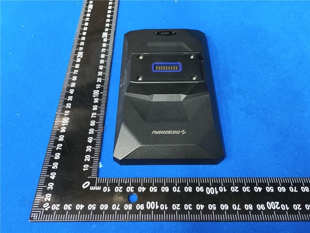 Motorcycle Smart Riding System - FCC ID 2BSY4-R7M - Shenzhen RIDERNAV Technology Co., Ltd. (3)