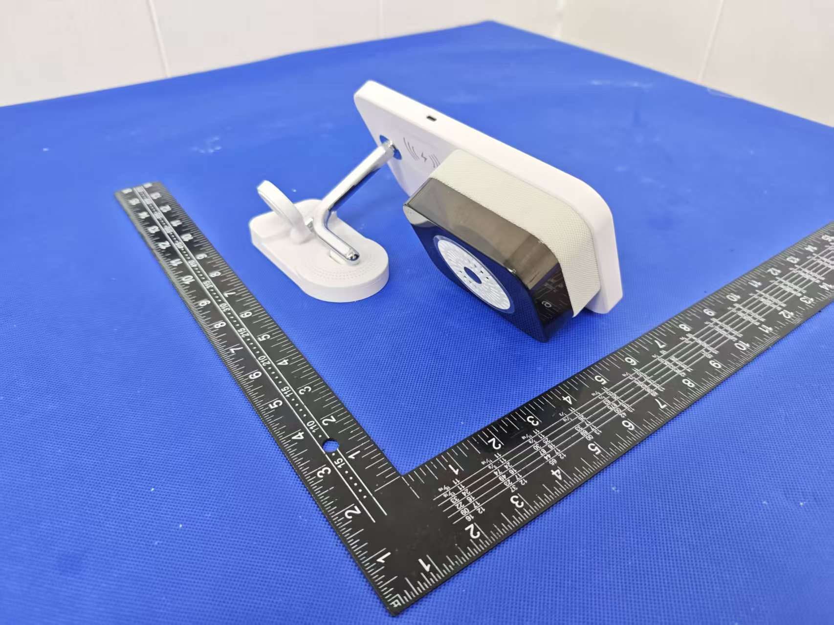 8-in-1 wireless charging induction speaker - FCC ID 2BSYB-JF08 - Shenzhen Che Meiren Technology Co., LTD (2)