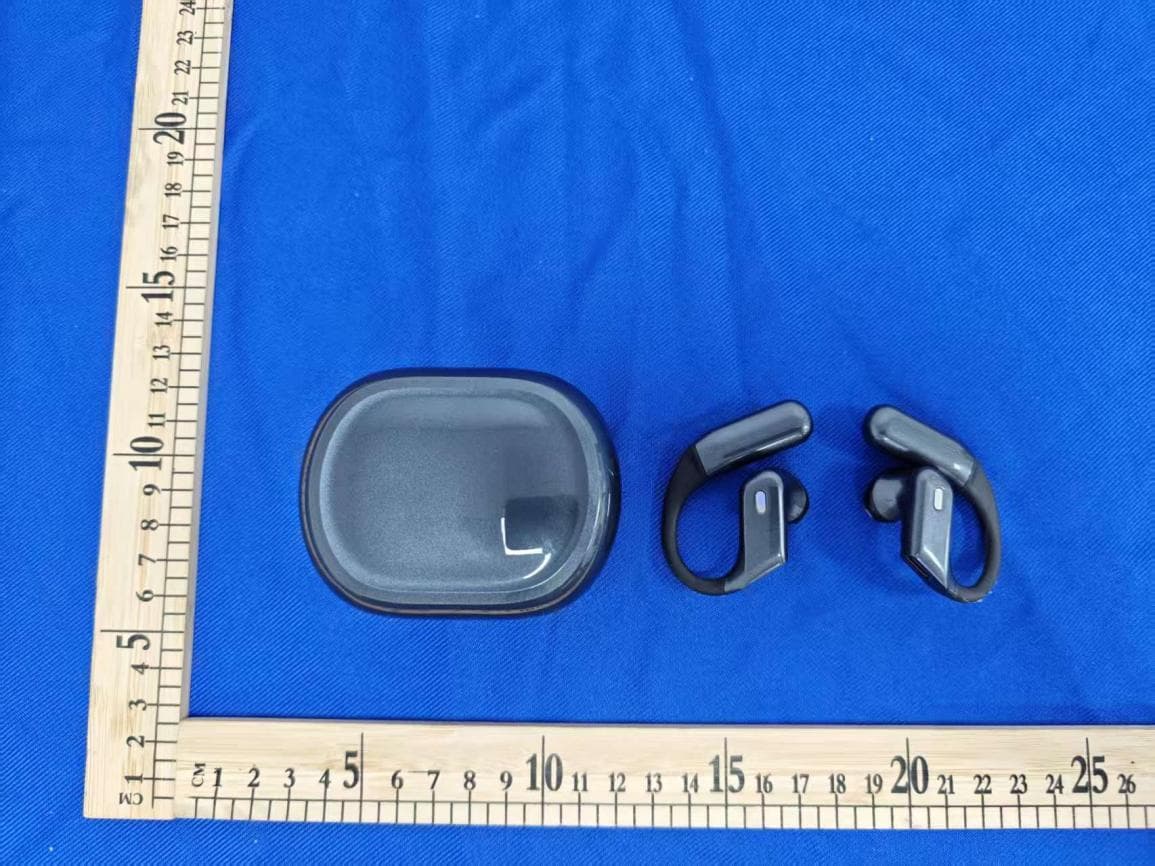 BlueTooth Earphone - FCC ID 2BSYE-Q79 - Shenzhen Hui Lian Yi Technology Co., Ltd.