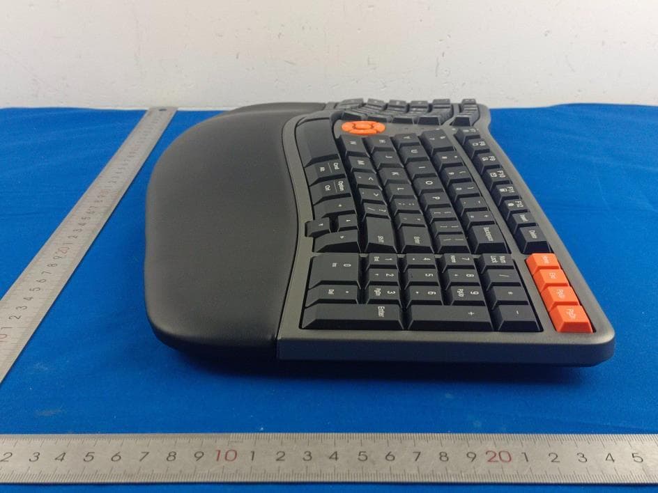 Wireless Keyboard - FCC ID 2BSYG-K02 - Dongguan Mingjian Mould Co., Ltd. (2)