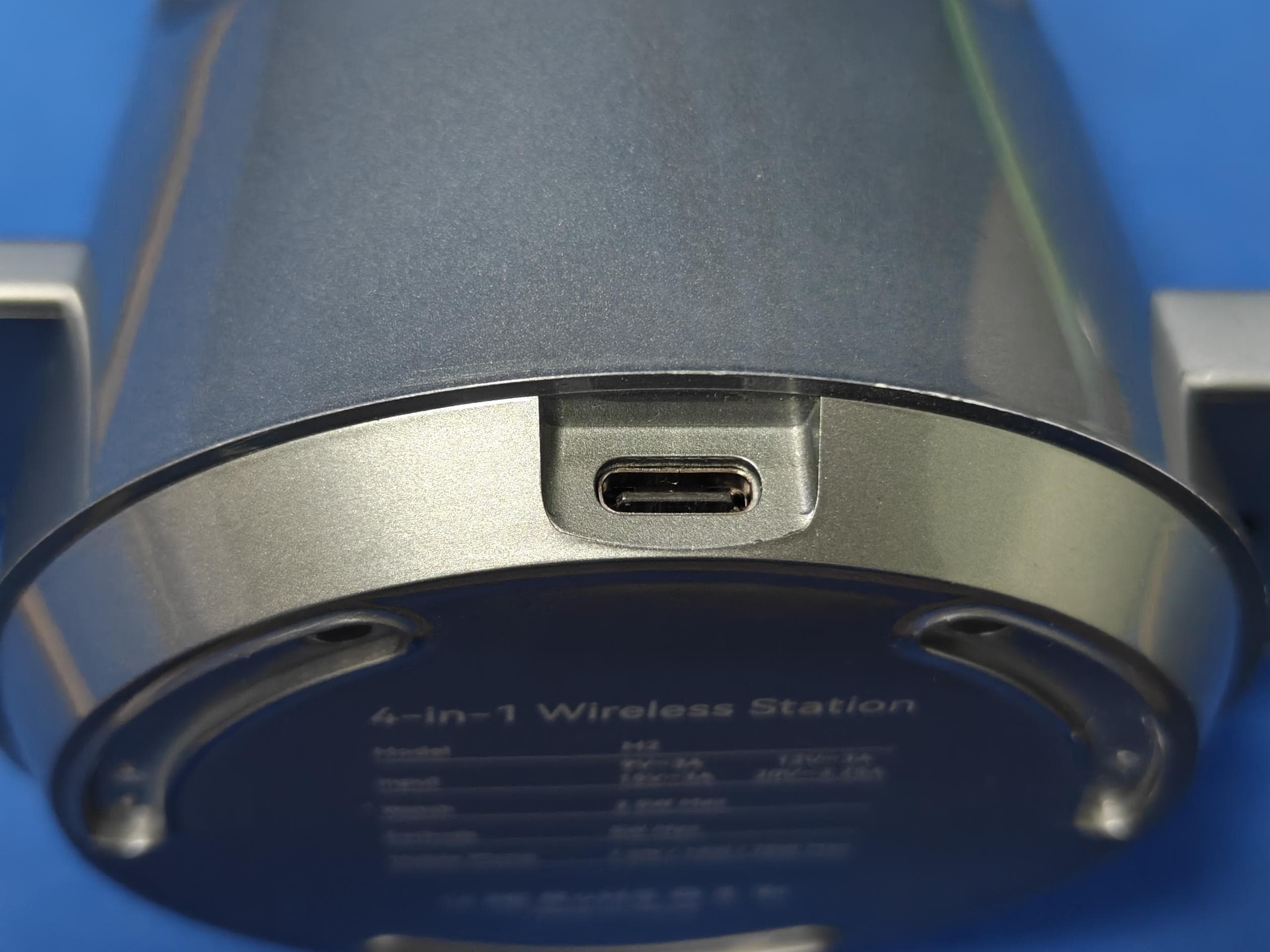 4-in-1 Wireless Charger - FCC ID 2BSZE-M2 - SHEN ZHEN MEIJIAYI INTELLIGENT CO.,LTD (4)