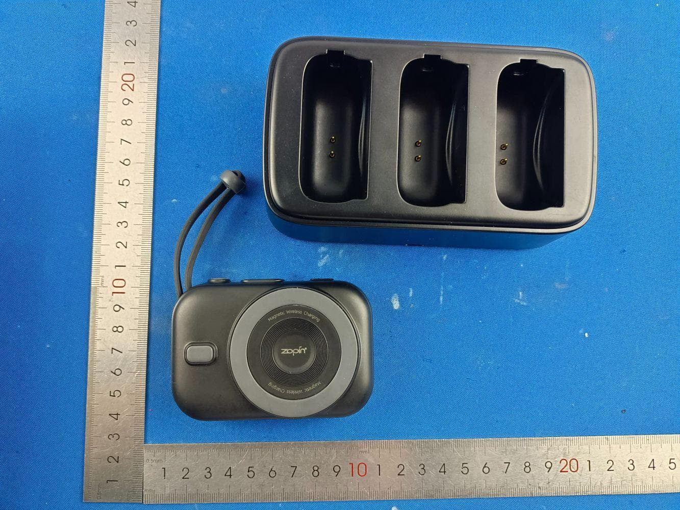Magnetic Wireless Charging Power Bank - FCC ID 2BT3U-HW32D - Shenzhen Youpi Network Technology Co.,Ltd (4)