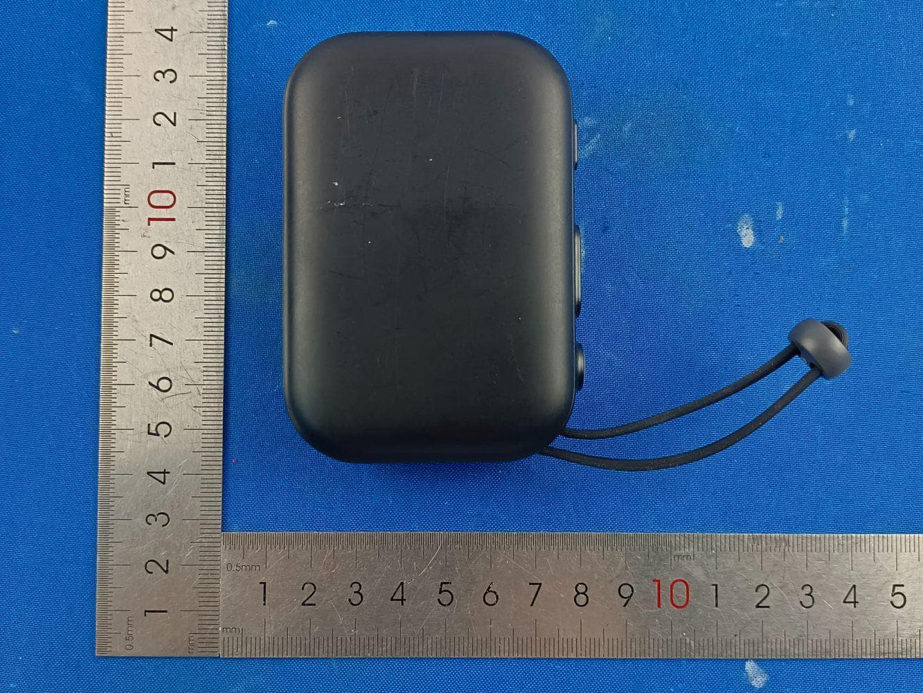 Magnetic Wireless Charging Power Bank - FCC ID 2BT3U-HW32D - Shenzhen Youpi Network Technology Co.,Ltd (5)