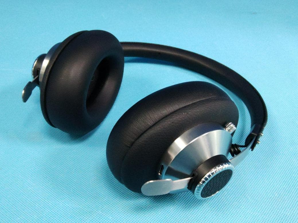 Over-Ear Active Noise Cancelling Wireless Headphones - FCC ID 2BT47-Q99ANC - Shenzhen Yinbaos Tech. Co. Ltd. (3)