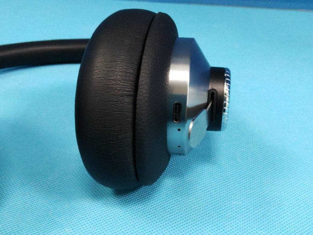 Over-Ear Active Noise Cancelling Wireless Headphones - FCC ID 2BT47-Q99ANC - Shenzhen Yinbaos Tech. Co. Ltd. (4)
