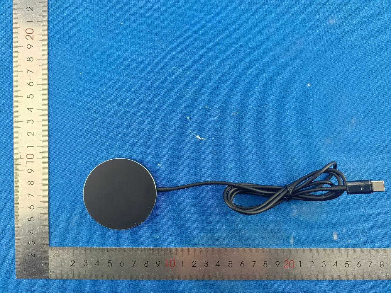 Wireless Charger Pad - FCC ID 2BT5J500110 - Stertil BV (2)