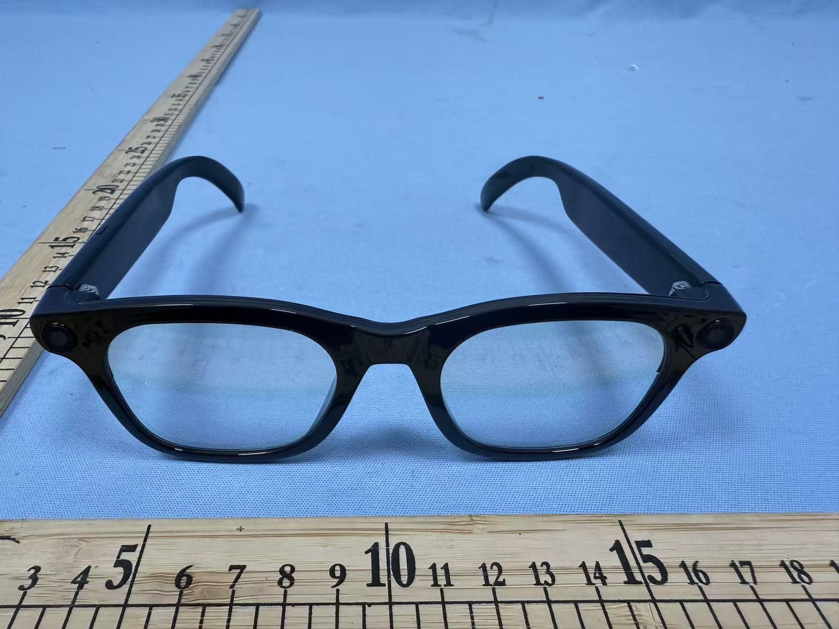 Bluetooth glasses - FCC ID 2BTA7-HQ508C - Dongguan Honger Electronic Technology CO.,Ltd (5)