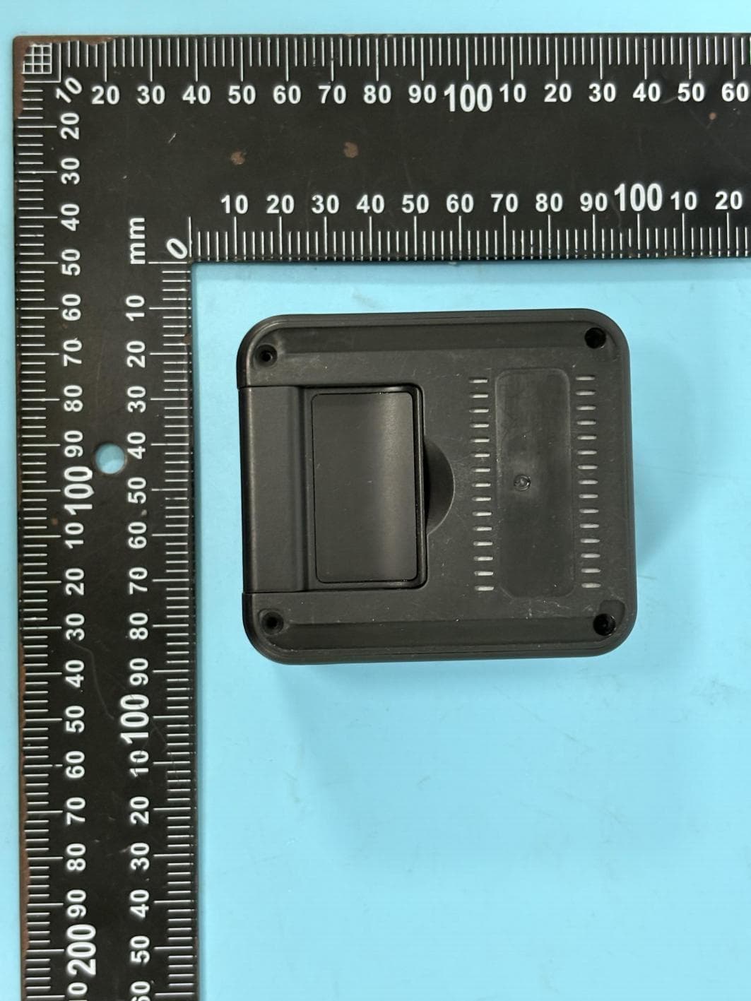3-in-1 Magnetic Wireless Charger - FCC ID 2BTAD-YF-3 - Shenzhen Yuanwei Technology Co., Ltd. (2)