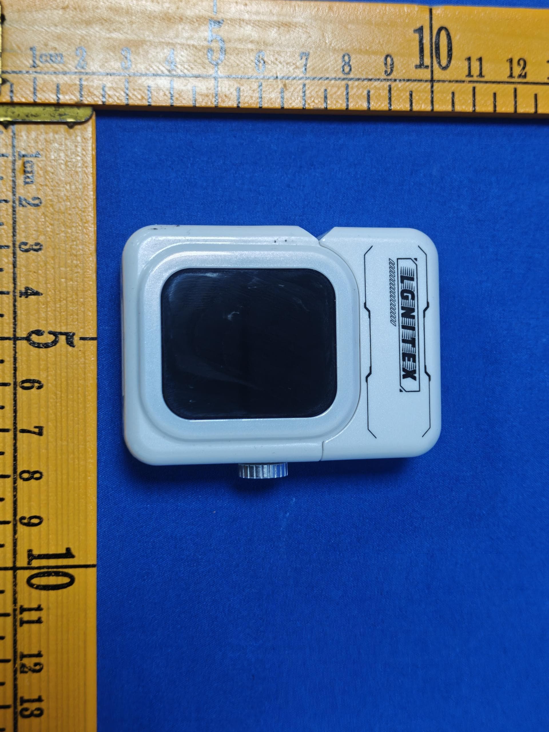 Sports intelligent lighter - FCC ID 2BTBR-A1 - Yiwu Huanheng Tobacco Products Co., Ltd. (2)