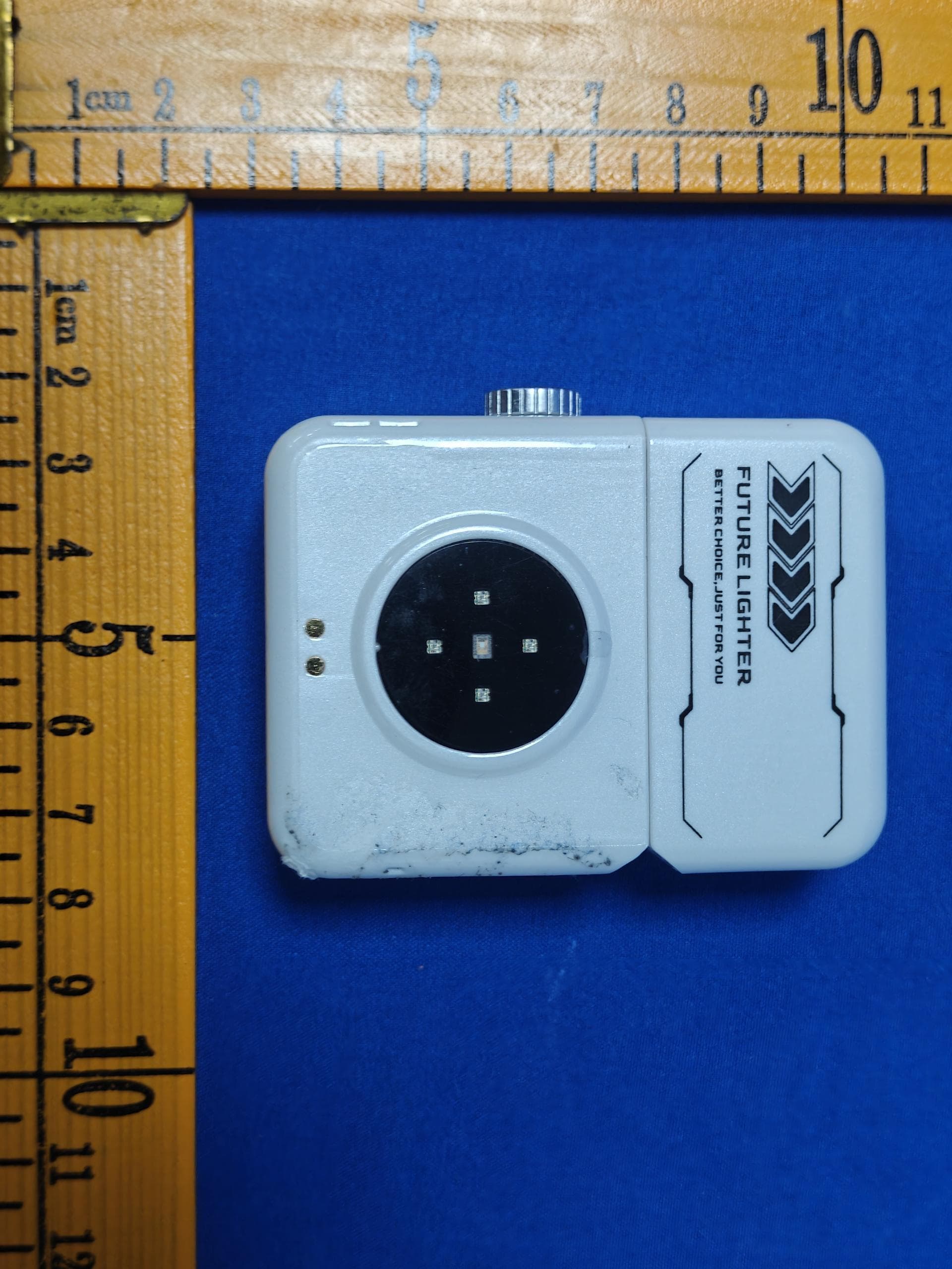 Sports intelligent lighter - FCC ID 2BTBR-A1 - Yiwu Huanheng Tobacco Products Co., Ltd. (3)