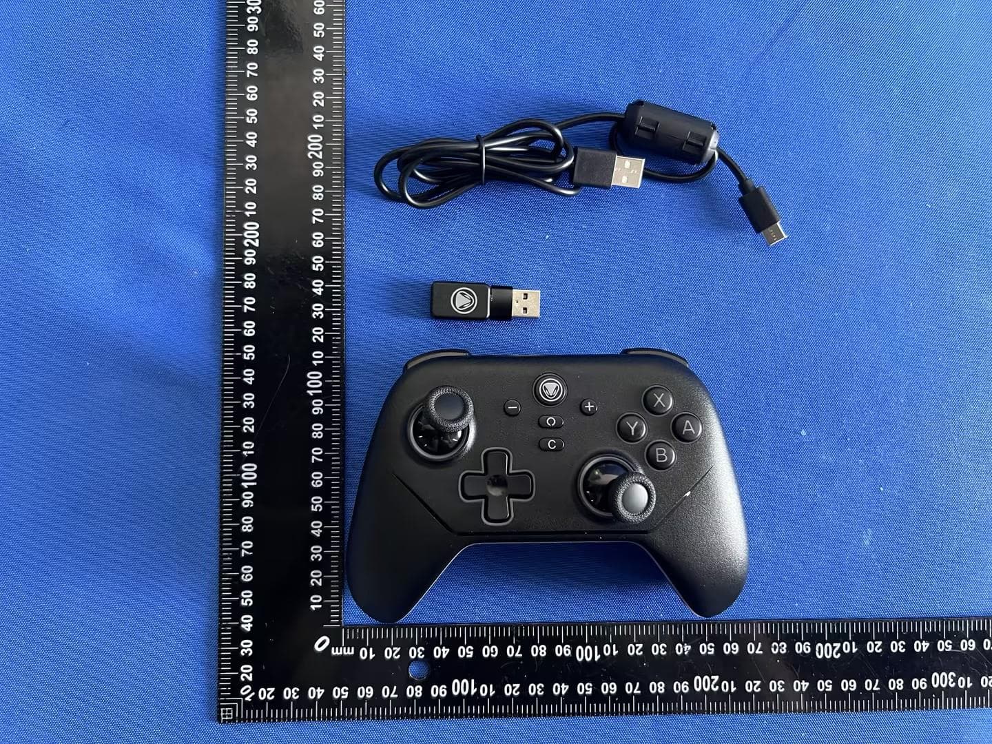 GAMEPAD S2 - FCC ID 2BTC4-SB923906 - Snakebyte Ltd.