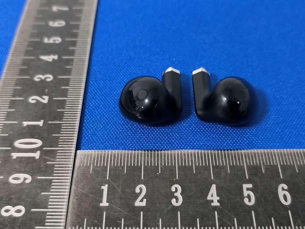 TWS Wireless headset - FCC ID 2BTCB-BIYOS0X25 - Dongguan Biyoso Digital Technology Co., Ltd. (5)