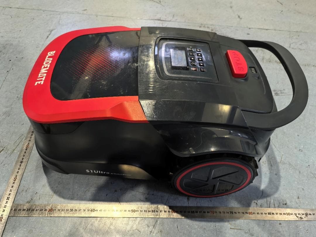 Intelligent Lawn Mower - FCC ID 2BTDL-S1ULTRAS1PRO - Kunshan Lantuo Intelligent Robot Co., Ltd (5)