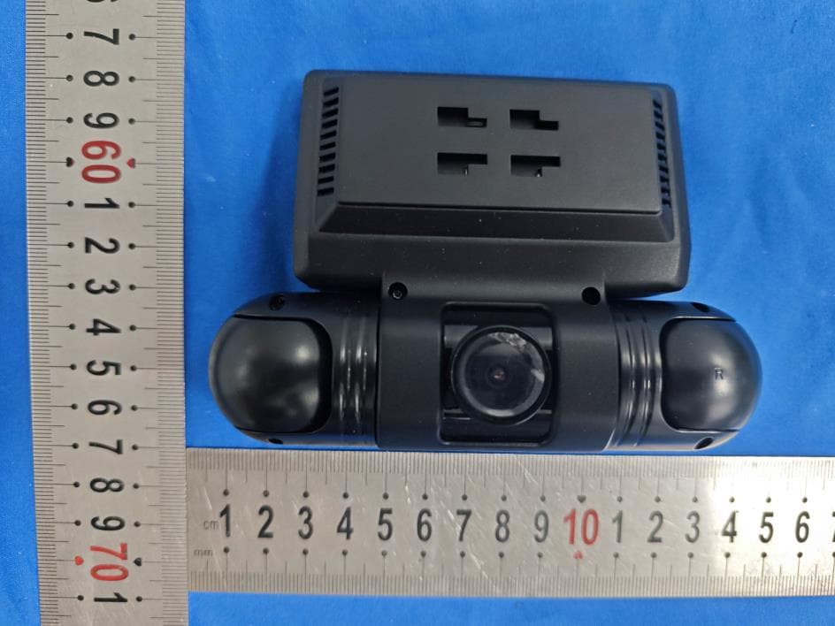 Dashboard Camera - FCC ID 2BTE2-S23Q - Shenzhen Deruogu Technology Co., Ltd. (3)