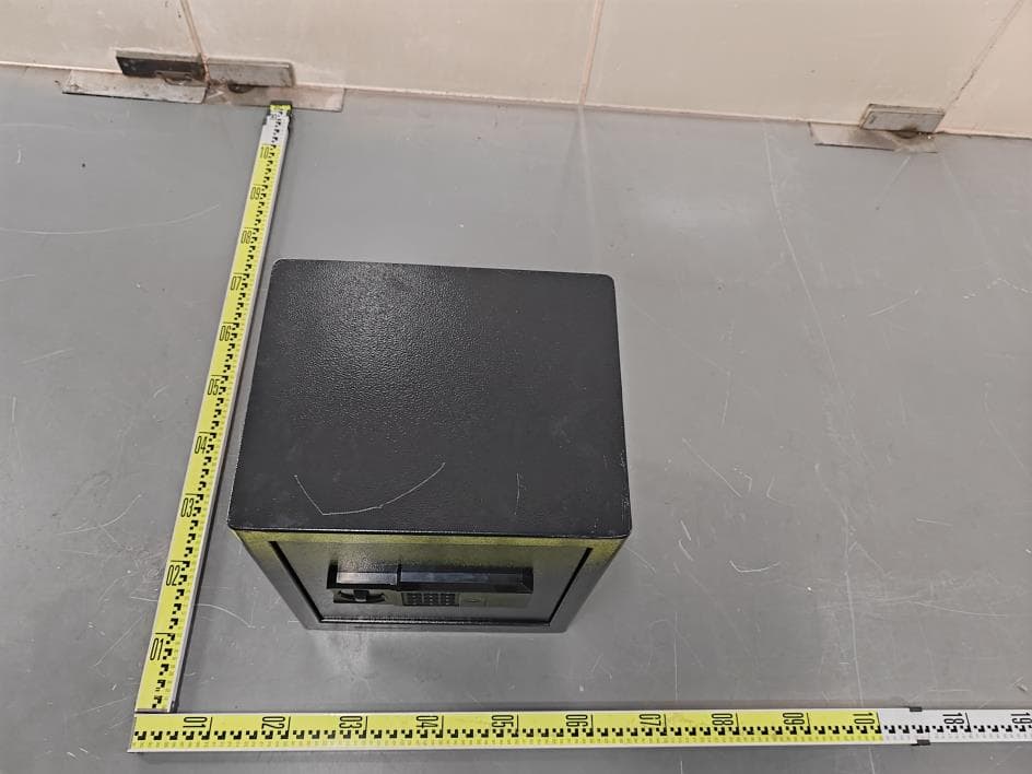 SAFE - FCC ID 2BTE9-EZ - NINGBO ANSOL CABINET CO.,LTD. (3)
