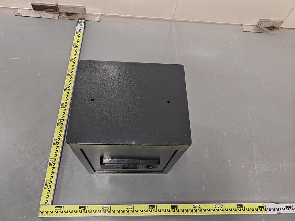 SAFE - FCC ID 2BTE9-EZ - NINGBO ANSOL CABINET CO.,LTD.