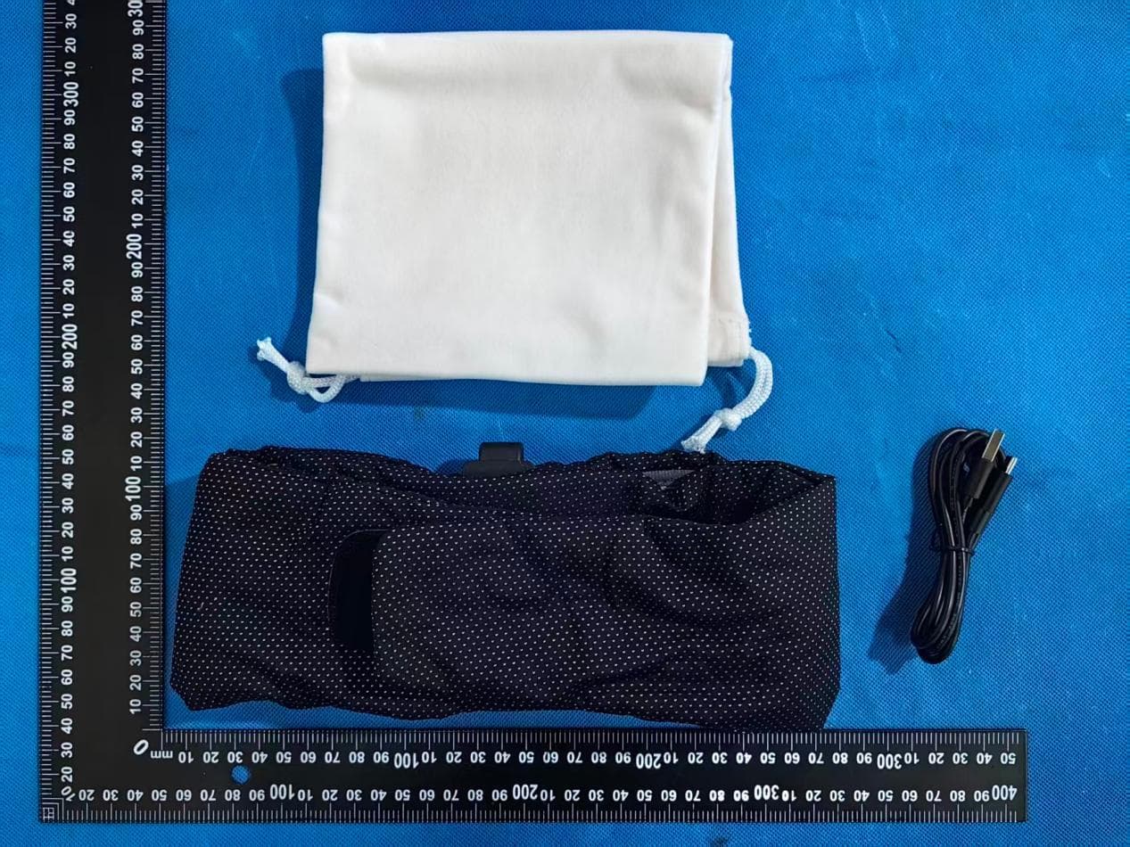 CORDLESS HEATED MUSIC SLEEP EYE MASK - FCC ID 2BTHA-102348 - Dongguan Xilijian Technology Co., Ltd. (4)