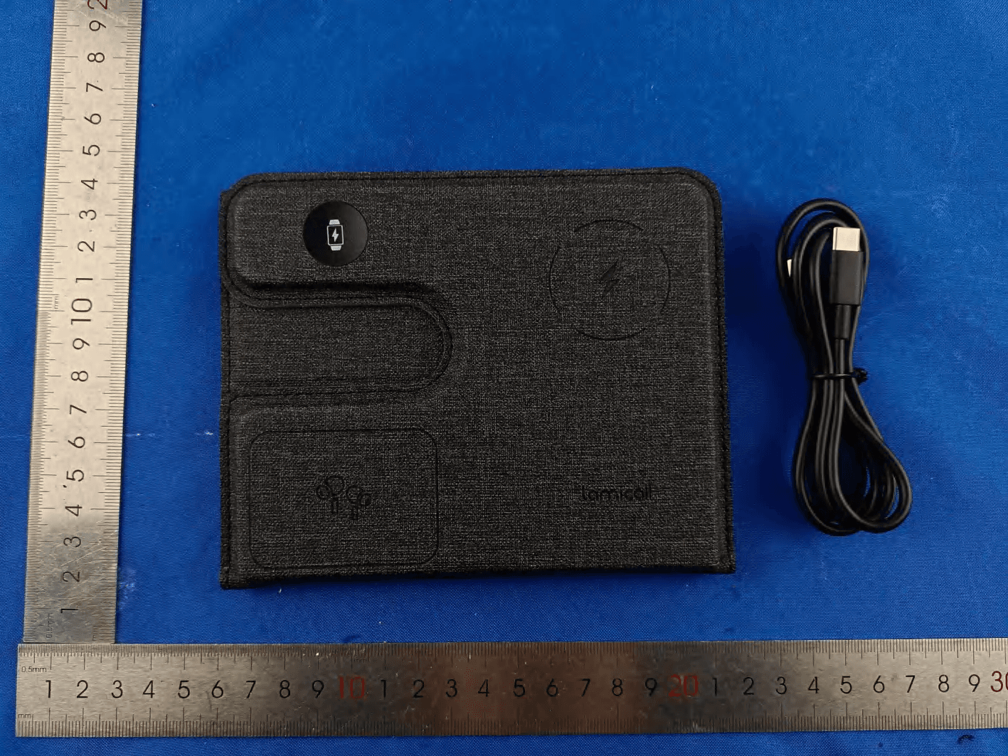 Foldable 3-in-1 Wireless Charger with PU Surface - FCC ID 2BTHY-CHWM01 - Shenzhen Lamiku Technology Co., Ltd.