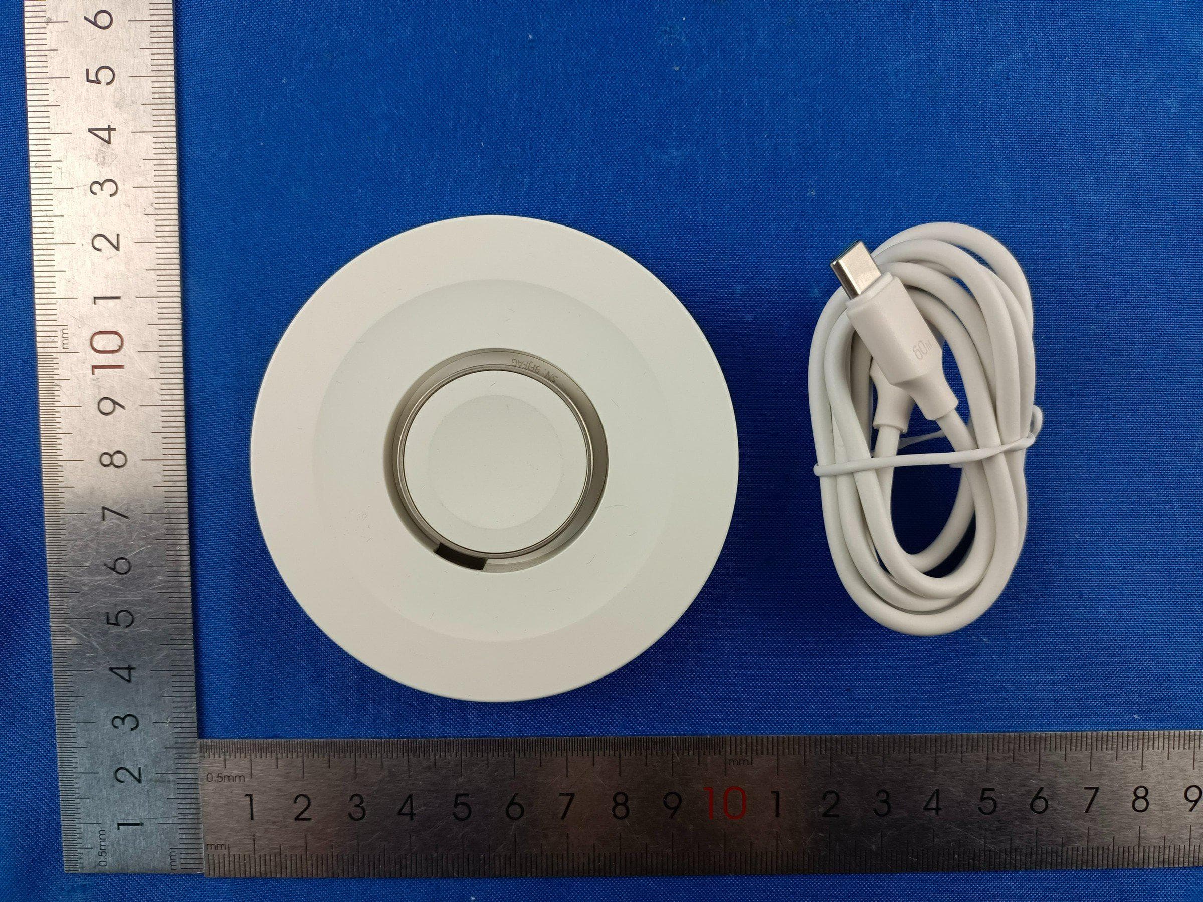 Foldable Watch Charger - FCC ID 2BTHY-CHWW01 - Shenzhen Lamiku Technology Co., Ltd. (2)