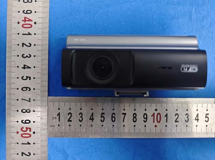 car dash camera - FCC ID 2BTI3-V3 - Dongguan Aishijie Trading Co., Ltd. (2)