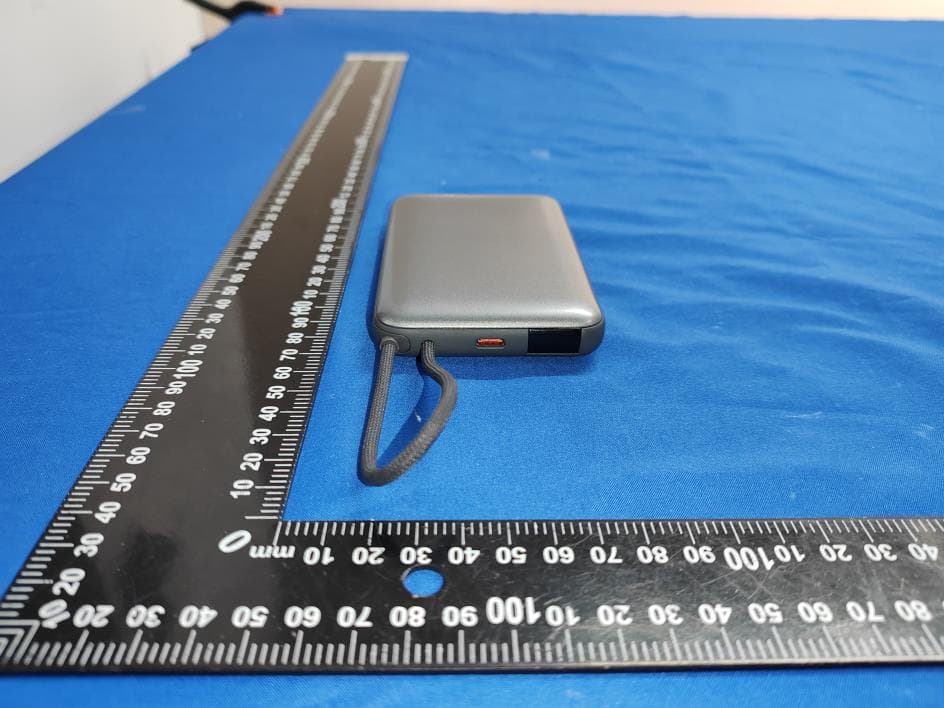 Wireless Portable Charger - FCC ID 2BTI4-W22 - Chengdu Junwanqi Network Technology Co., Ltd. (3)