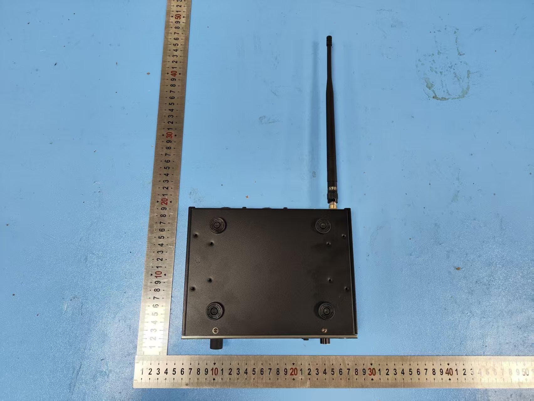 wireless microphone - FCC ID 2BTJ4-AEM - Jiangmen Shengdong Electronic Technology Co., Ltd. (2)